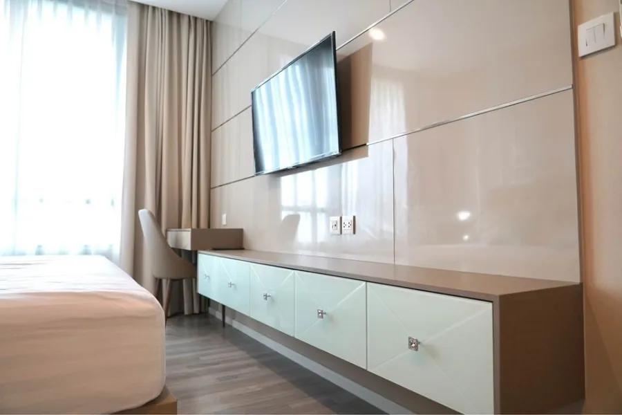 ให้เช่า 333 ริเวอร์ไซด์ ห้องกว้างสุดๆ ตกแต่งสวย โซฟาตัวใหญ่นั่งสบายมาก เตียงนอนน่านอนสุดๆ ด่วนๆ