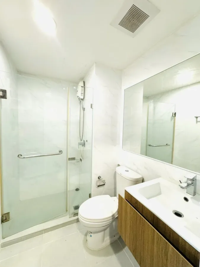 Urgent sale: The Excel Udomsuk, fully furnished room, ready to move in, great price, come and reserve your place today.