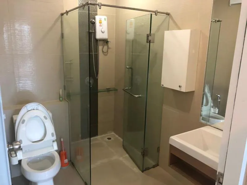 Good stuff !! Happy Condo Ladprao101 for rent, spacious room, comfortable, pool view, can pet, very suitable !!!!