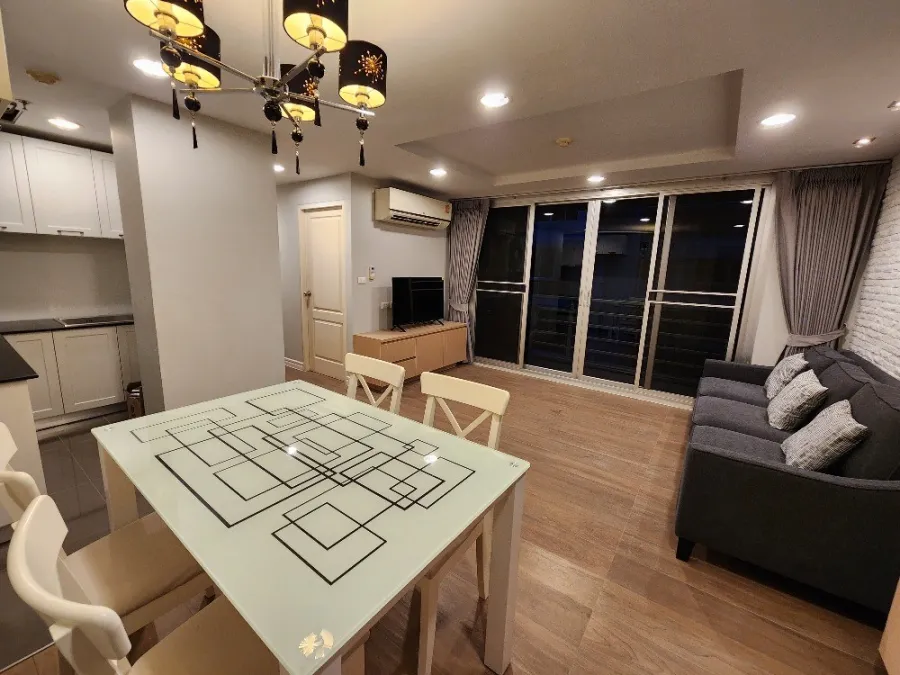 For rent!! Condo The Master Sathorn Executive Beautiful room, newly decorated in the whole room. Ready to move in immediately!!
