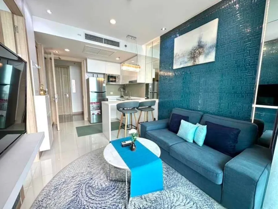 For rent: The Riviera Wong Amat Beach, a lovely room, beautifully decorated, excellent built-in furniture, sea view, reserve now!