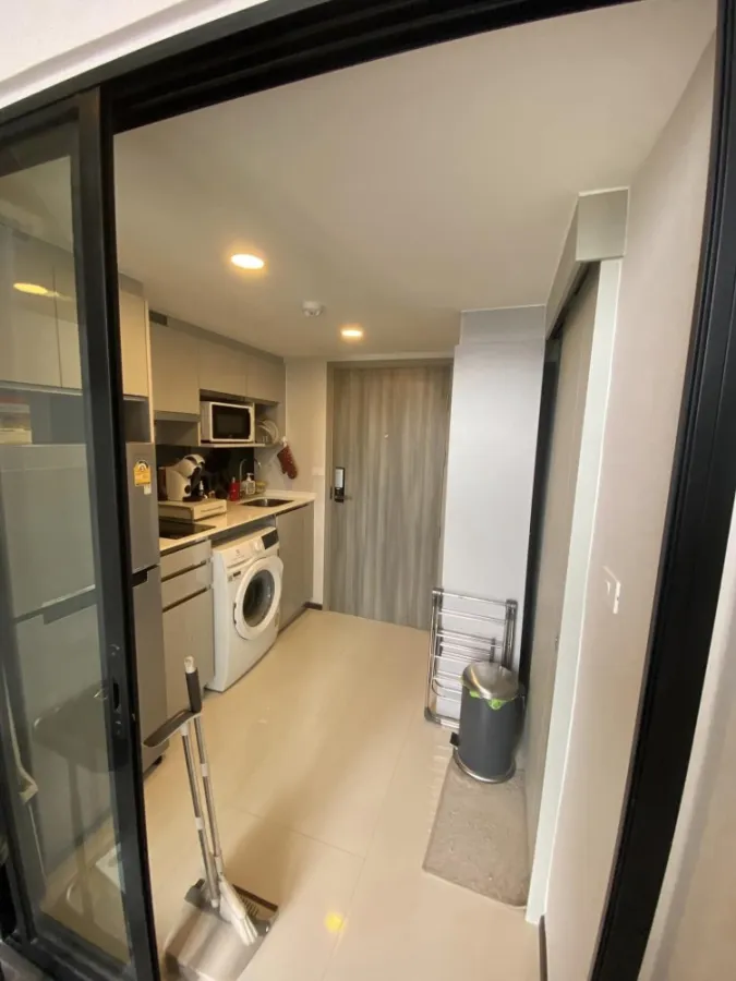 Selling condo rental, Night Bridge, Space, Ratchayothin, Double Space, a high view of the city.