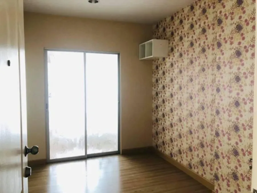 For rent, The Kith Light Bangkadi-Tiwanon, pool view, ready to move in. Good wallpaper, don't miss it.