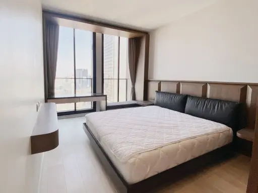 Condo for rent: Noble Ploenjit, beautiful room, luxuriously decorated, high floor, stunning city view. You will regret it if you miss it.