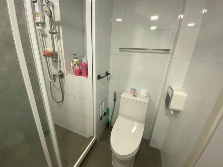 ขาย ให้เช่า คอนโด Atmoz Oasis Onnut 1 BEDROOM EXTRA ชั้น 3 วิวสระน้ำ มาเป็นเจ้าของได้แล้ว