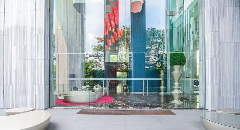 ขาย ให้เช่า Edge By Sansiri (Sukhumvit 23) 2 ห้องนอน บิวท์อินเฟอร์นิเจอร์อย่างดี รีบจองเลย