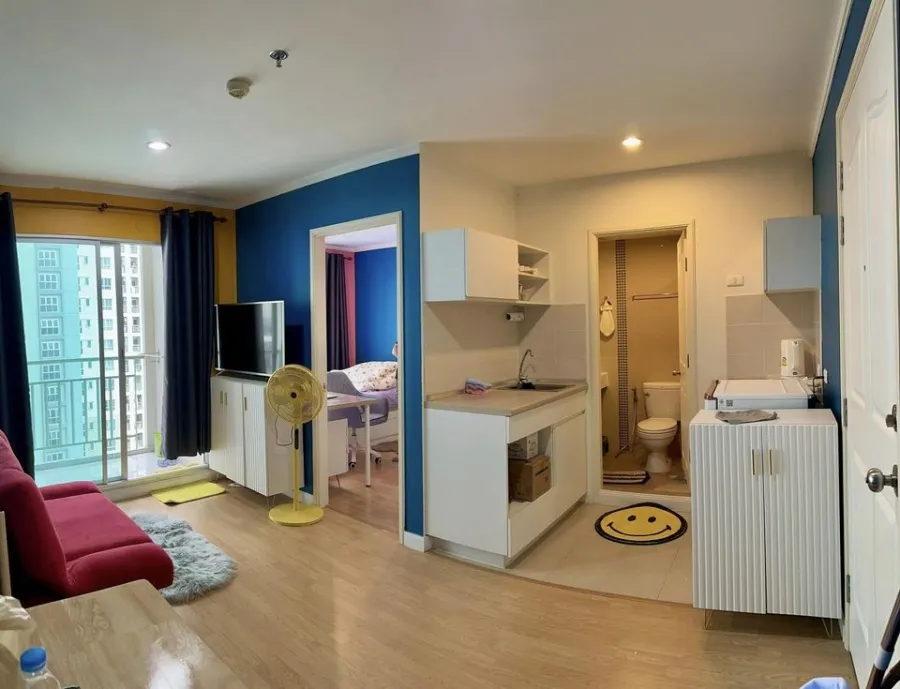 For sale, Lumpini Ville Chaengwattana-Pak Kret, pool view, decorated in bright colors, very livable, plus a special price. Good like this. Must reserv