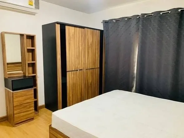 Selling Supalai City Resort Sukhumvit 107, ready-to-move-in unit with furniture, low floor. Book now!
