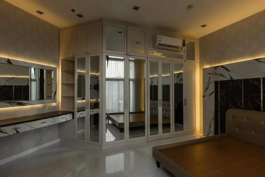 ขายด่วน!! คอนโด เบ็ล แกรนด์ พระราม 9 ห้อง Penthouse ชั้นบนสุด เพิ่ง Renovate ใหม่ จองเลย!!