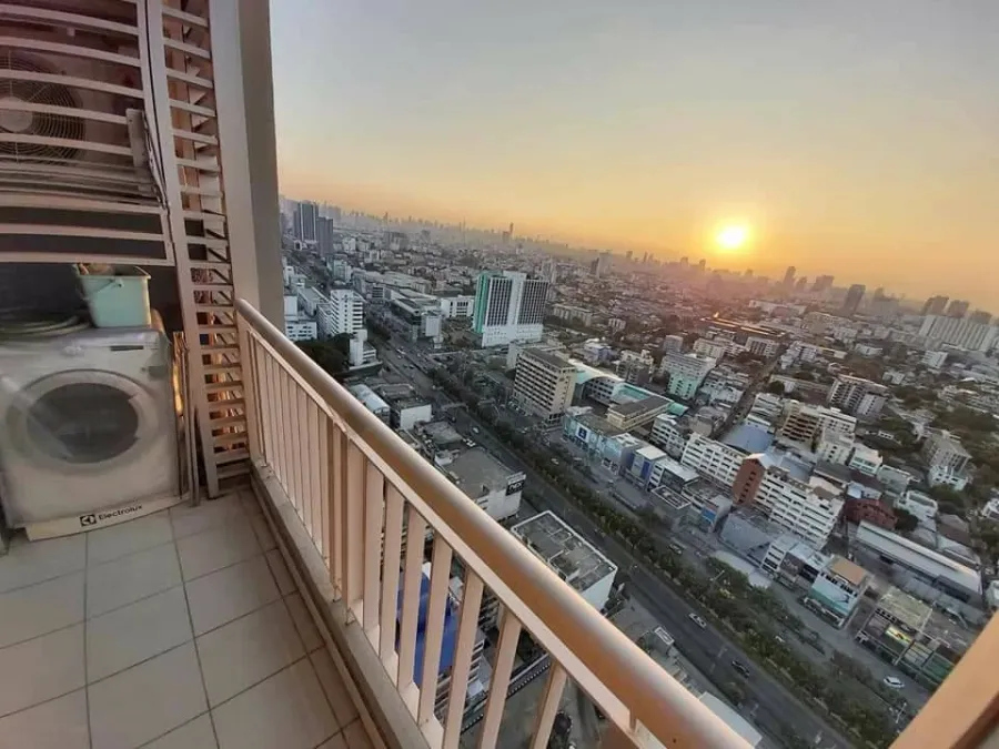 ขายคอนโด ริทึ่ม รัชดา ห้องแต่งสวย Renovate Built in ทั้งห้องแบ่ง layout เป็นสัดส่วนอย่างลงตัว วิวพาโนรามา จองเลย