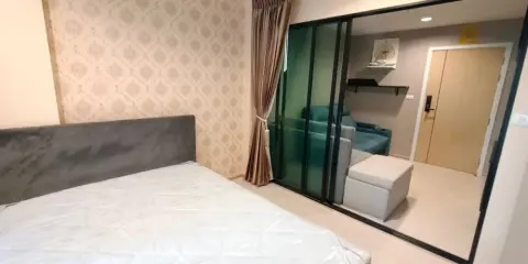 ให้เช่า Condo Rise Rama 9 ห้องกั้นเป็นสัดส่วน ติดวอลเปเปอร์อย่างดี แถมราคาสุดโดนต้องจองด่วนๆเลย