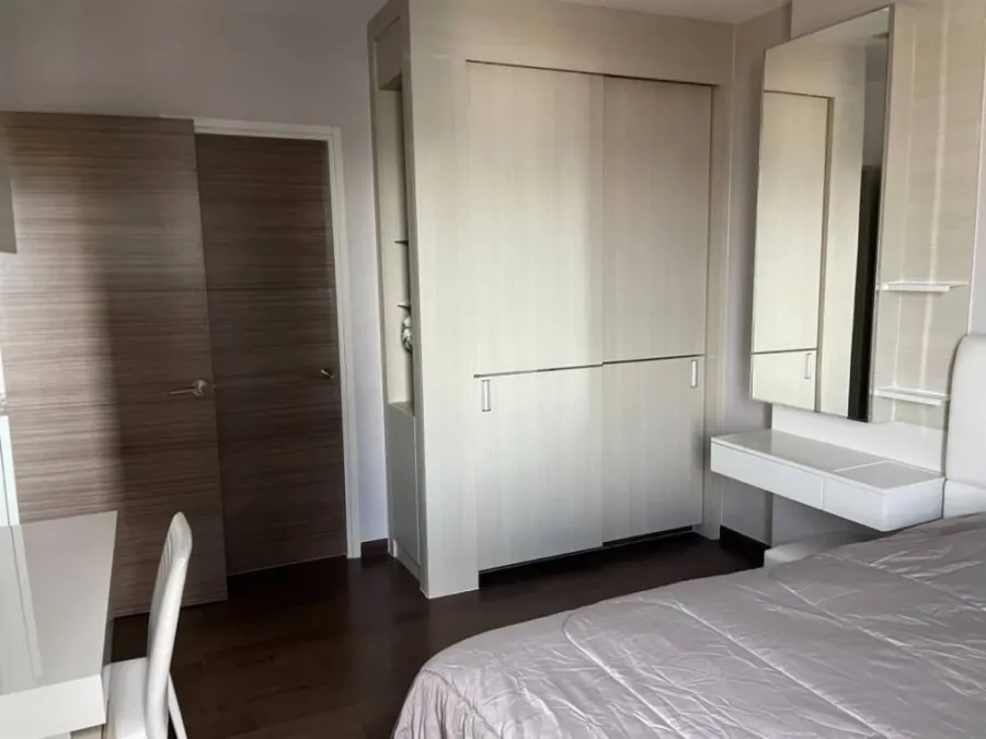 For rent!! Condo Q Asoke, 30th floor, beautiful room, fully furnished. Ready to move in, don't miss it!!