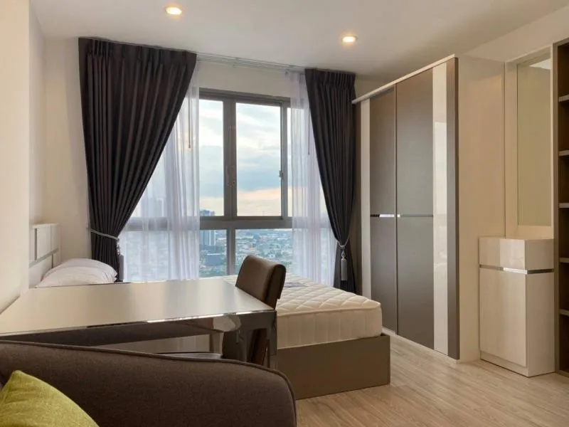 For Rent คอนโด ไอดีโอ โมบิ บางซื่อ แกรนด์ อินเตอร์เชนจ์ อยากนอนดูวิวสวยๆ ต้องจองห้องนี้เลยจ้า