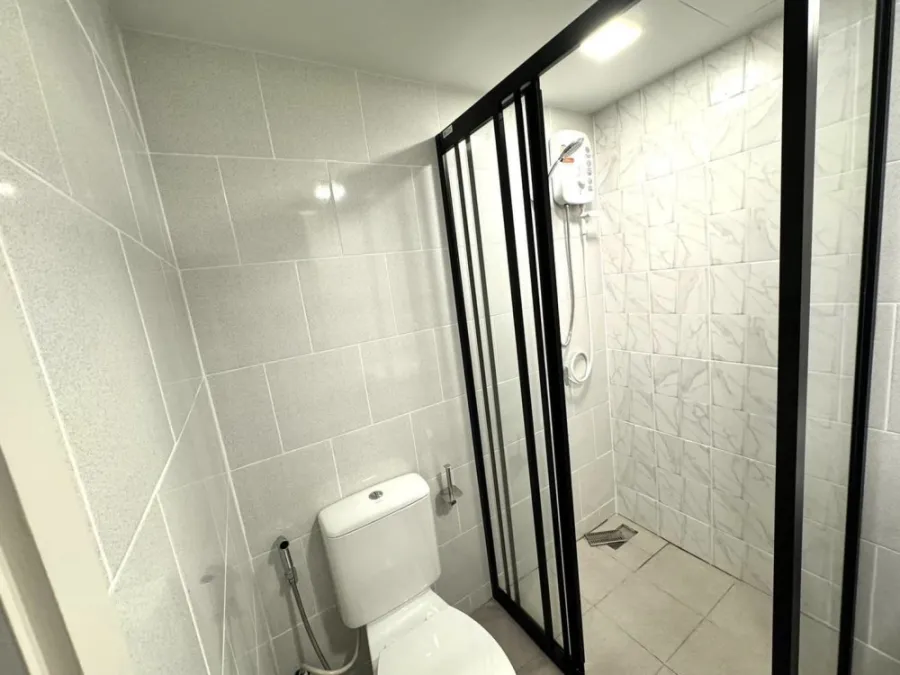 For rent: Cave Eva, walk in closet, brand new room. Comes with complete decorations, ready to move in, reserve now quickly.