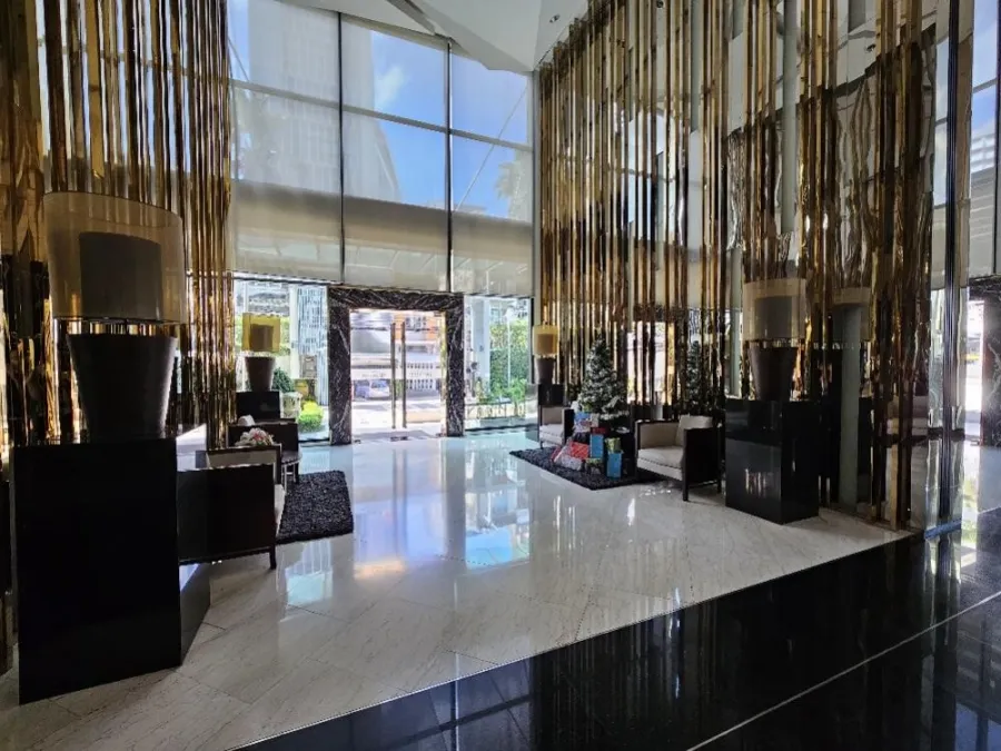 For sale: The Address Sukhumvit 28, nice room, fully built-in furniture. Good electrical appliances If interested, reserve now.