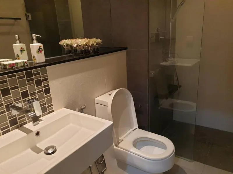 ขาย urbano absolute sathon-taksin ห้องตกแต่งสวยเรียบง่าย โทนสีขาว ชั้นสูง วิวแม่น้ำ ทิศใต้ เฟอร์ครบ