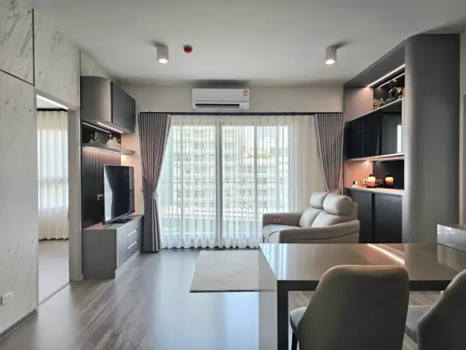ขาย IDEO Chula Samyan ห้องมุมหันหน้าทางถนนสี่พระยา ตกแต่งบิวท์อินสวยงาม เฟอร์ฯอย่างดีมีคุณภาพทุกชิ้น ห้ามพลาด images