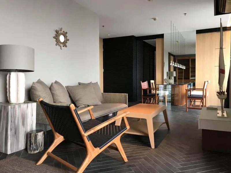 The room is spacious for you to fully use. In a fully equipped room, ready to move in, THE ISSARA LADPRAO. This room is for rent. Urgent.