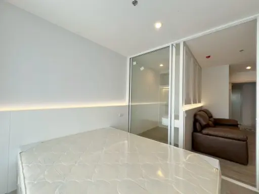 For rent: Regent Home Bangna. Fully furnished, corner unit with beautiful river view. Peaceful and relaxing. A must-have!