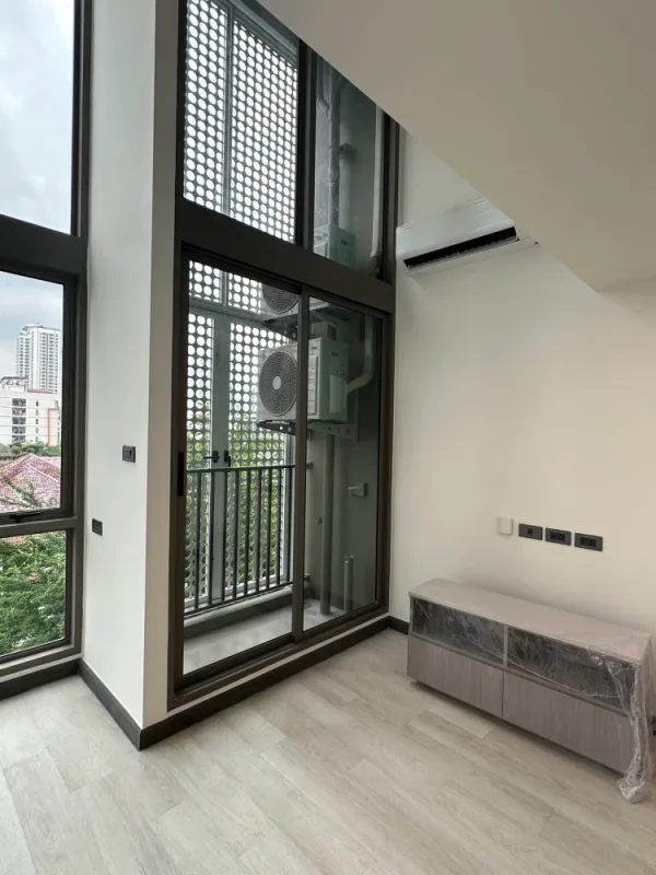 ให้เช่า Groove Vibes Ladprao 18 คอนโด Duplex Loft เพดานสูง โปร่ง โล่ง หน้าต่างหันทิศเหนือ แดดไม่แรง ห้องไม่ร้อน