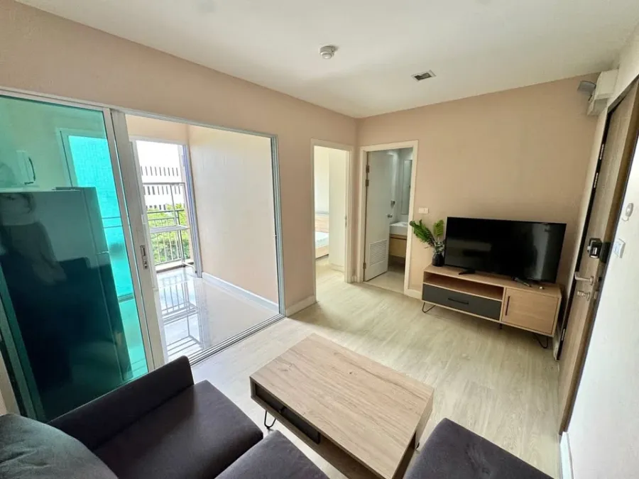 Selling Metro Luxe Kaset condo, SPC flooring throughout, includes furniture and appliances as shown in the pictures.