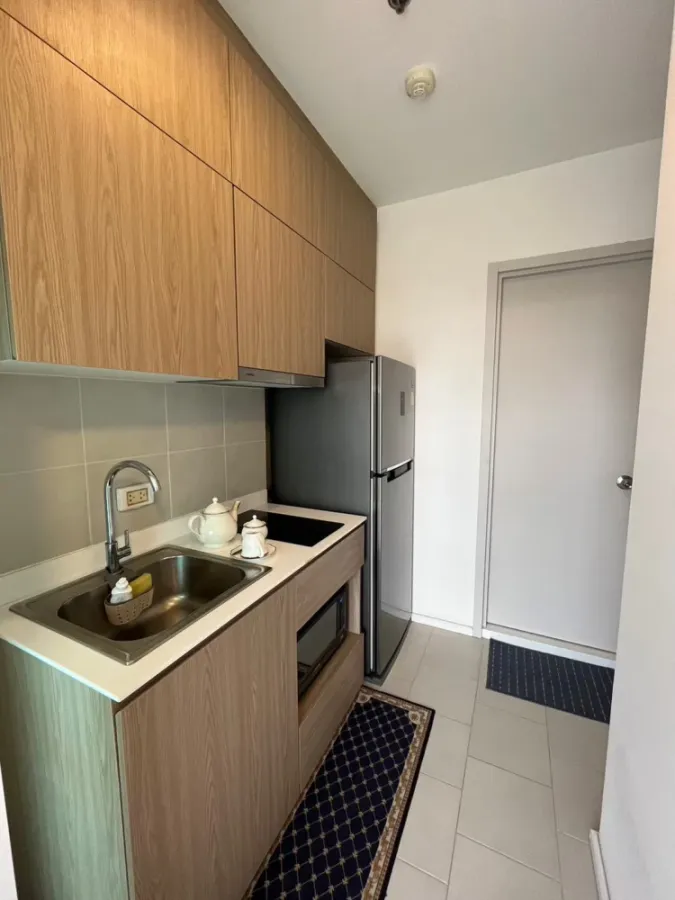 Urgent sale!! Condo De Lapis Charan 81, 21st floor, beautiful room, fully furnished, ready to move in. Reserve now!!