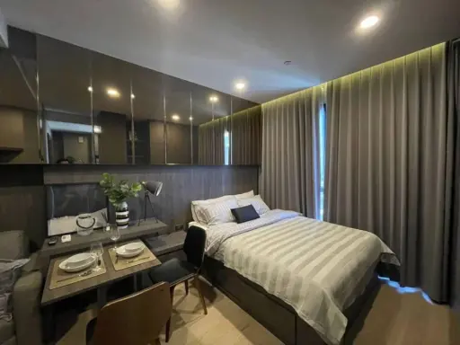 The room is very beautiful, built-in, tight in the whole room. With built-in washing machine and dryer. Book now at Ashton Chula Silom for rent.