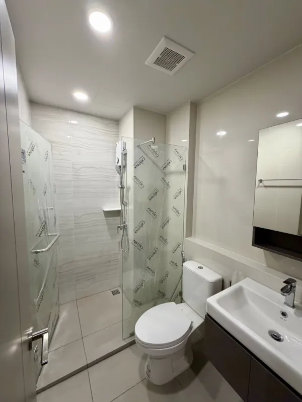 ให้เช่า Aspire Onnut Station ทิศเหนือ วิวเมืองและโค้งแม่น้ำเจ้าพระยา โปร่ง สบาย ห้องมาพร้อม (Fully Furnished)