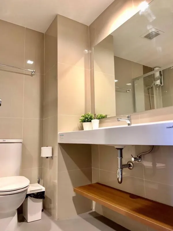 Urgent for rent !! Ideo Sukhumvit 93 Condo, corner unit, high floor, good location, close to the source of food, don't miss !!