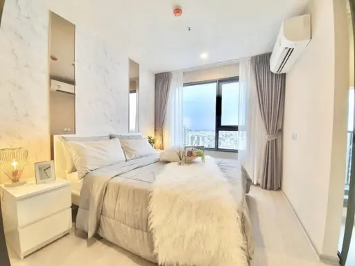 Nice room, the view is beautiful as well. The central area is available for use in all functions. Rent at Life Ladprao! come on images