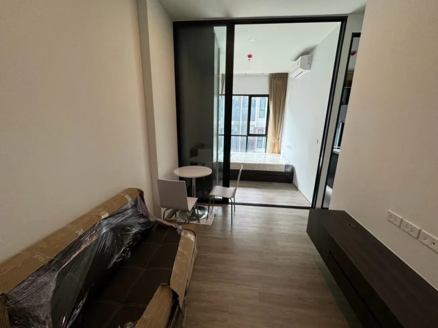 ให้เช่า ดิ ออริจิ้น ปลั๊ก แอนด์ เพลย์ รามอินทรา ห้อง modern style and built in ทุกอย่างเรียบร้อย มีเฟอร์นิเจอร์ครบทุกอย่าง
