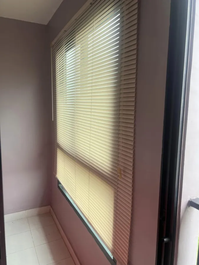 For sale: Regent Home 15 Chaengwattana, sixth room available, 14th floor, large sofa, very comfortable to sit and lie on. Hurry and reserve now.