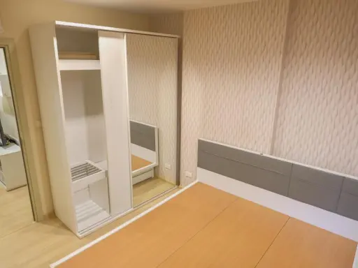 For rent: Condo The Base Rama 9-Ramkhamhaeng, 17th floor, swimming pool view, fully furnished, wallpapered throughout the room. Book now. images