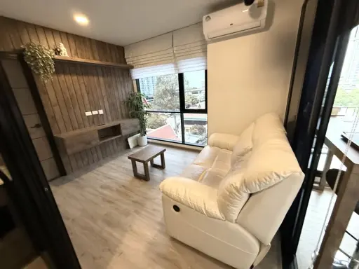For sale: Beat Bangwa Interchange, corner room, confirmed very quiet because the room is next to the fire escape, fully built-in, can drag a suitcase
