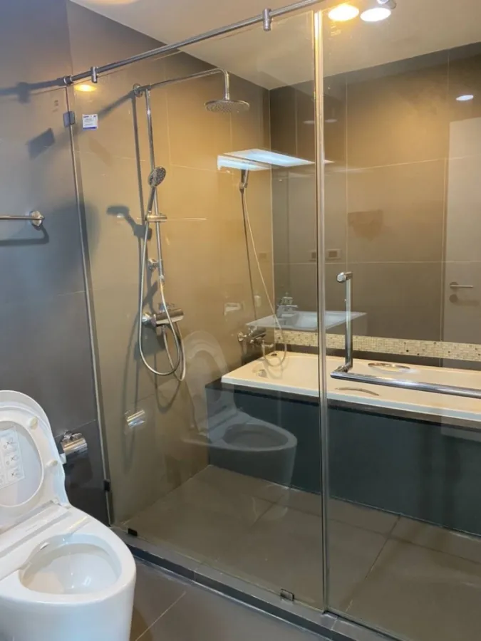 For rent!! Condo The Crest Sukhumvit 34, 16th floor, beautiful room, good location, complete common area, don't miss it!!