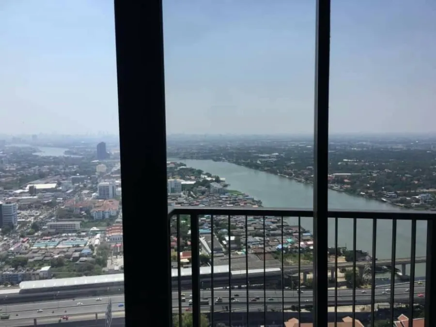 For rent, The Politan Rive, super wide angle room, beautiful room, fully furnished, elegant decoration, plus a river view, book now.