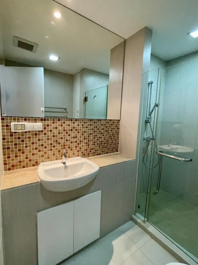 For rent The Alcove 49, wide space, comfortable, built-in rooms throughout, very good. Don't delay, hurry and reserve now.