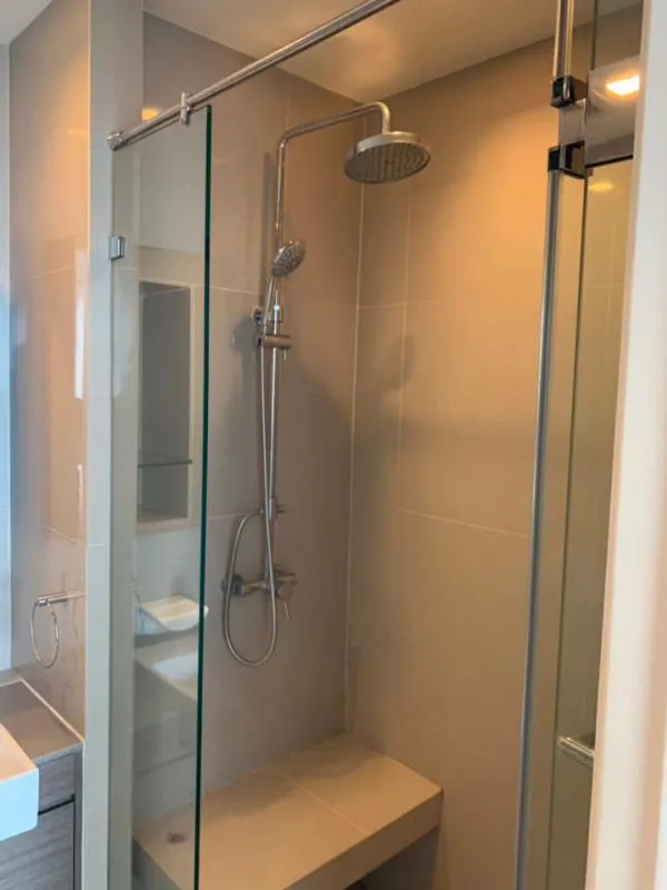 ขายด่วน Quinn Condo ชั้นสูง ได้นอนดูวิวเมืองชิวๆ แถมห้องสวยสุดๆ ตู้เสื้อผ้า Build-in ห้ามพลาดเลยจ้า
