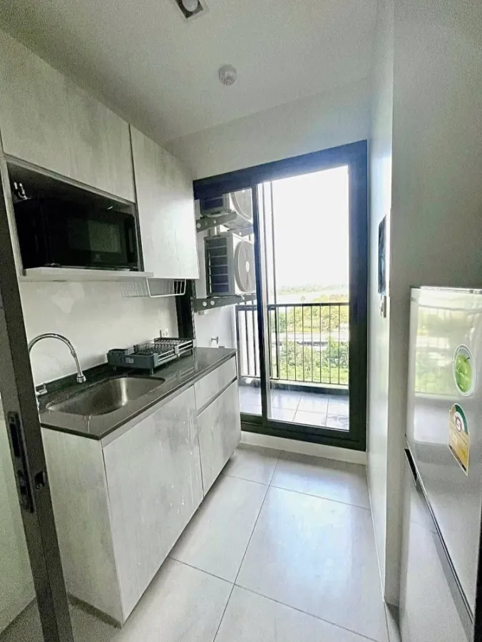 For sale: The Politan Aqua, a nice room, good location, fully furnished, river view, don't miss out on this great deal.