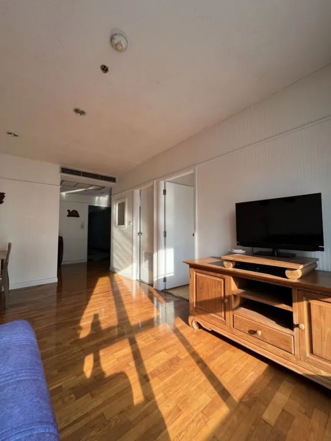 For sale Lumpini Place Water Cliff, spacious room, good wallpaper, fully furnished, hurry and reserve quickly.