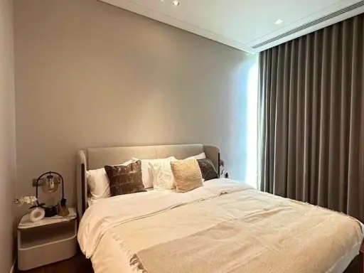 For rent: The Residences At Sindhorn Kempinski, 2nd floor, spacious room, simply decorated room, minimal style, book now.