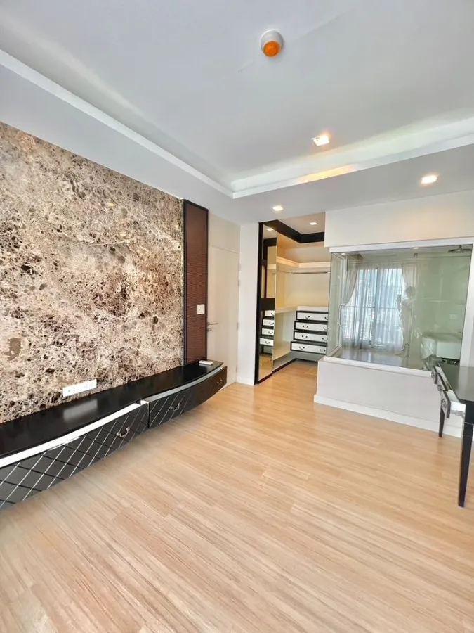 Urgent sale, Condo The Seed Mingle Sathorn - Suanplu, decorated room built in with good marble, hurry to reserve.