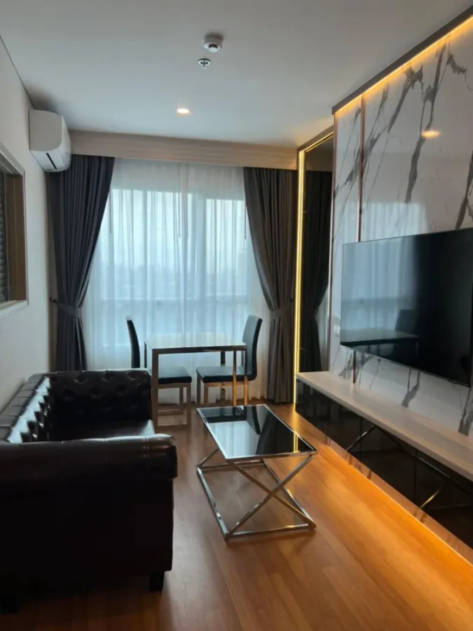For rent, Lumpini Place Tao Poon - Interchange, 22nd floor, beautiful room, fully decorated, very livable, book now, hurry up.