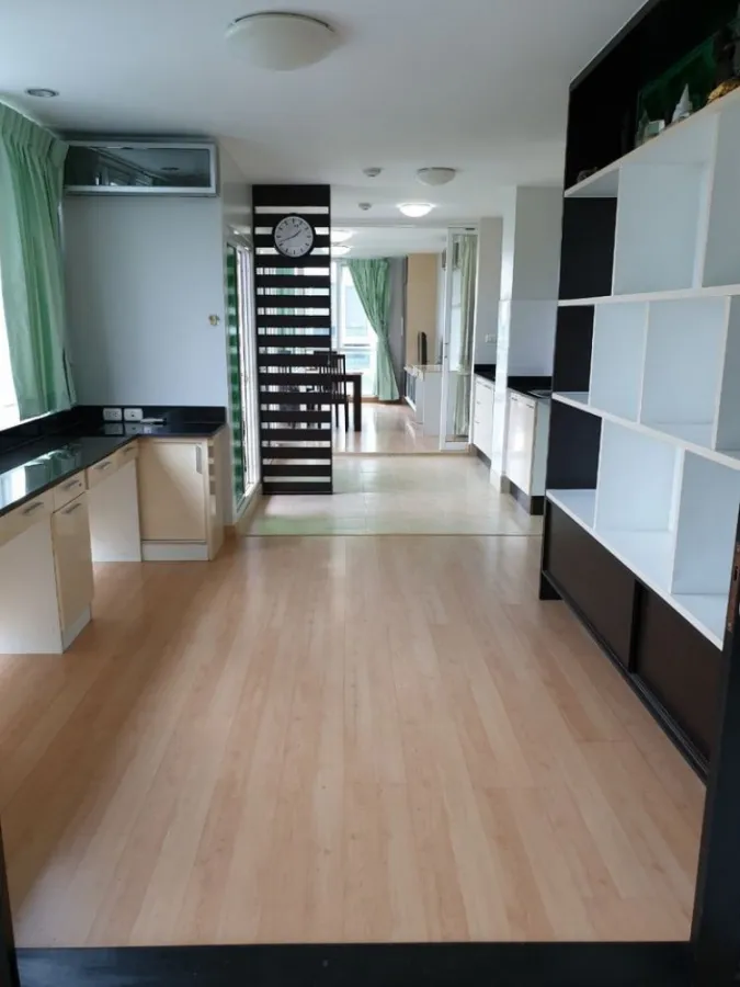 It has arrived. Family room, 3 bedrooms, 3 bathrooms. Condo for rent, Garden Asoke-Rama 9, built-in, beautiful and comfortable.