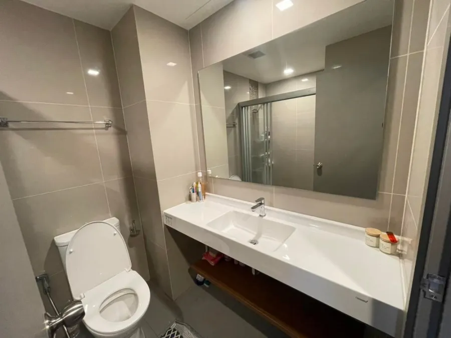ขาย ไอดีโอ สาทร-วงเวียนใหญ่ ห้องกว้าง ชั้น 18 โวฟาตัวใหญ่นั่งสบายสุดๆ จองก่อนได้อยู่ก่อนเลยจ้า