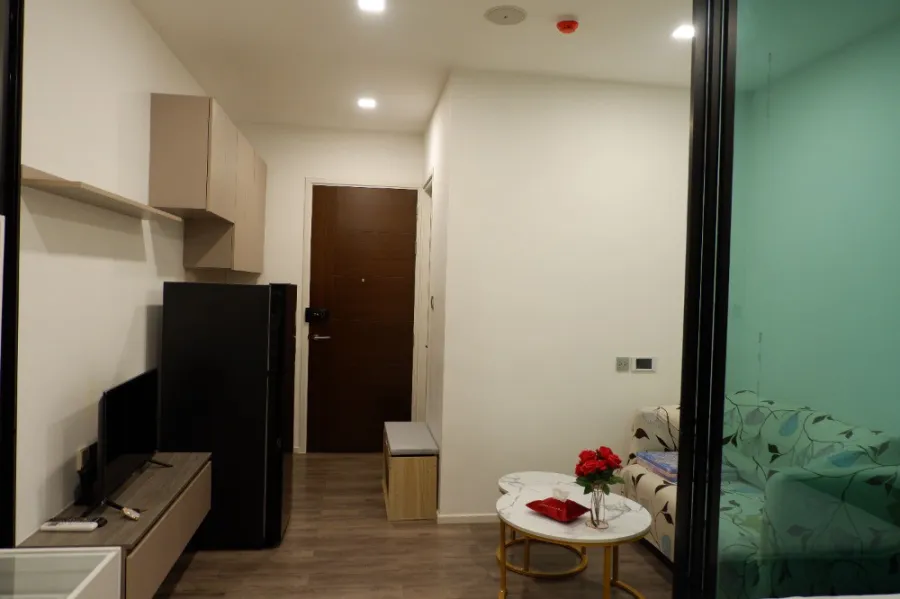 ขายด่วน!! บราวน์ คอนโด รัชดา 32 ชั้น 5 ห้องใหม่ ตกแต่งสวย Fully Furnished Built-in ห้ามพลาด!!