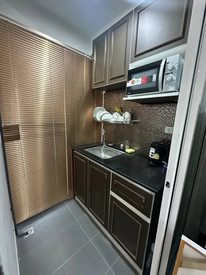 For sale: Regent Home Sukhumvit 97/1, Building B, 6th floor, decorated with simple, luxurious built-ins throughout the room. Don't miss out!