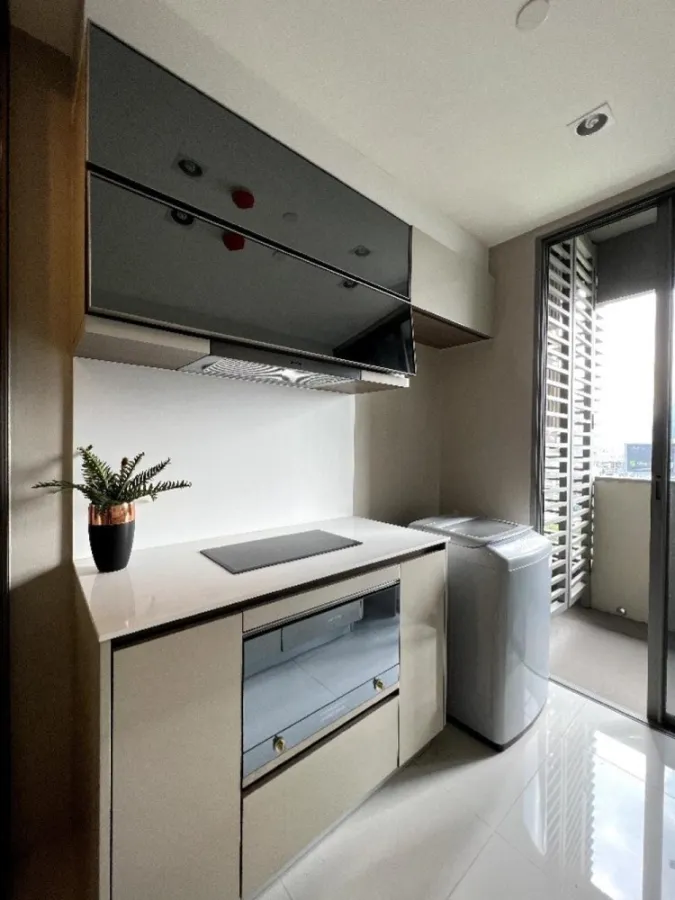 Condo for rent, The Room Rama 4, elegant decorated room, very inviting, comes with complete facilities, book now.