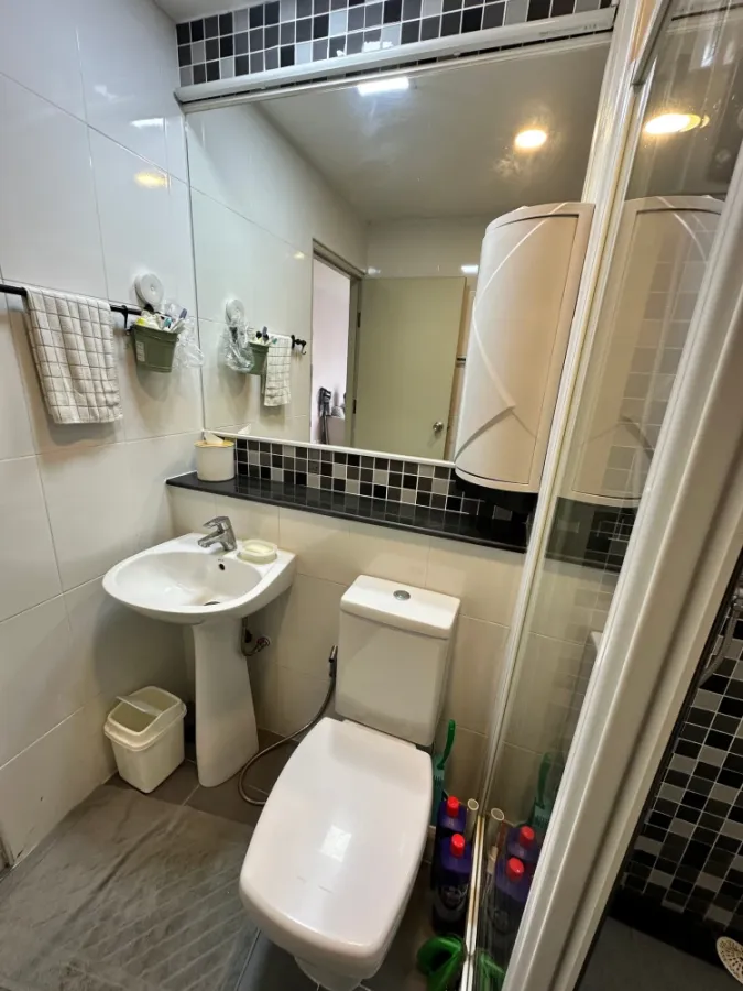 Urgent sale! Regent Home 19 Sukhumvit 93 condo, corner unit, 8th floor, great view, very quiet, no foot traffic. Own it now!