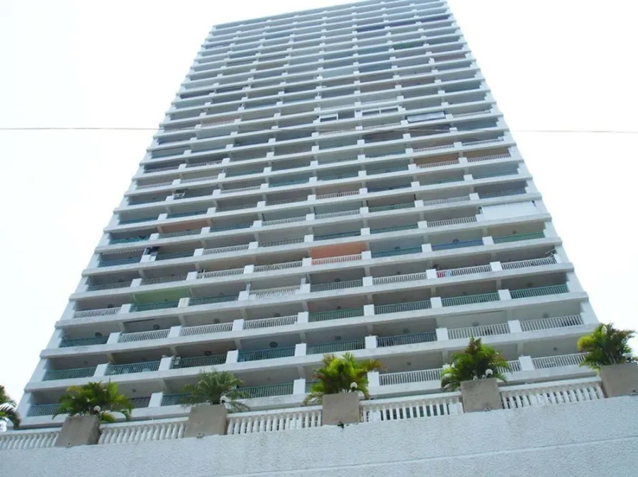 For sale or rent Wongamat Garden Beach Resort Condominium (Central Pattaya), sea view from balcony overlooking the swimming pool.